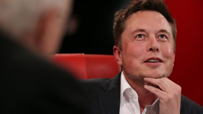 Tesla CEO Elon Musk speaks about driverless vehicles at the 2016 Code Conference. Photo: Recode.net