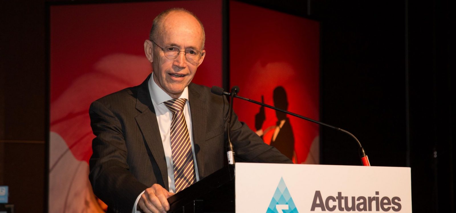 Ian Laughlin awarded Actuary of the Year for 2018 Ian Laughlin awarded Actuary of the Year for 2018